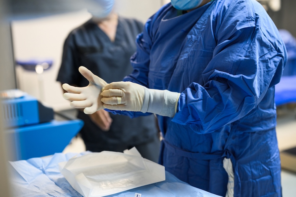 Sterile-Glove-Featured-Image
